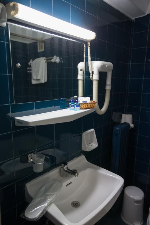 לריסה Grand Hotel מראה חיצוני תמונה